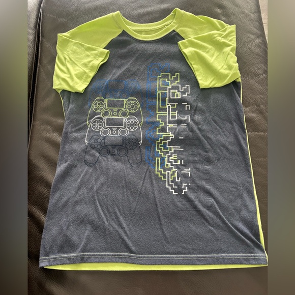 Boy’s Graphic Pajamas Set Bundle Size 18/20 - Picture 3 of 10